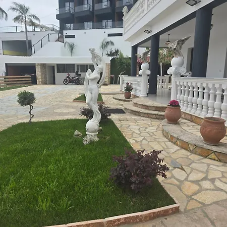 Kreshta Hotel